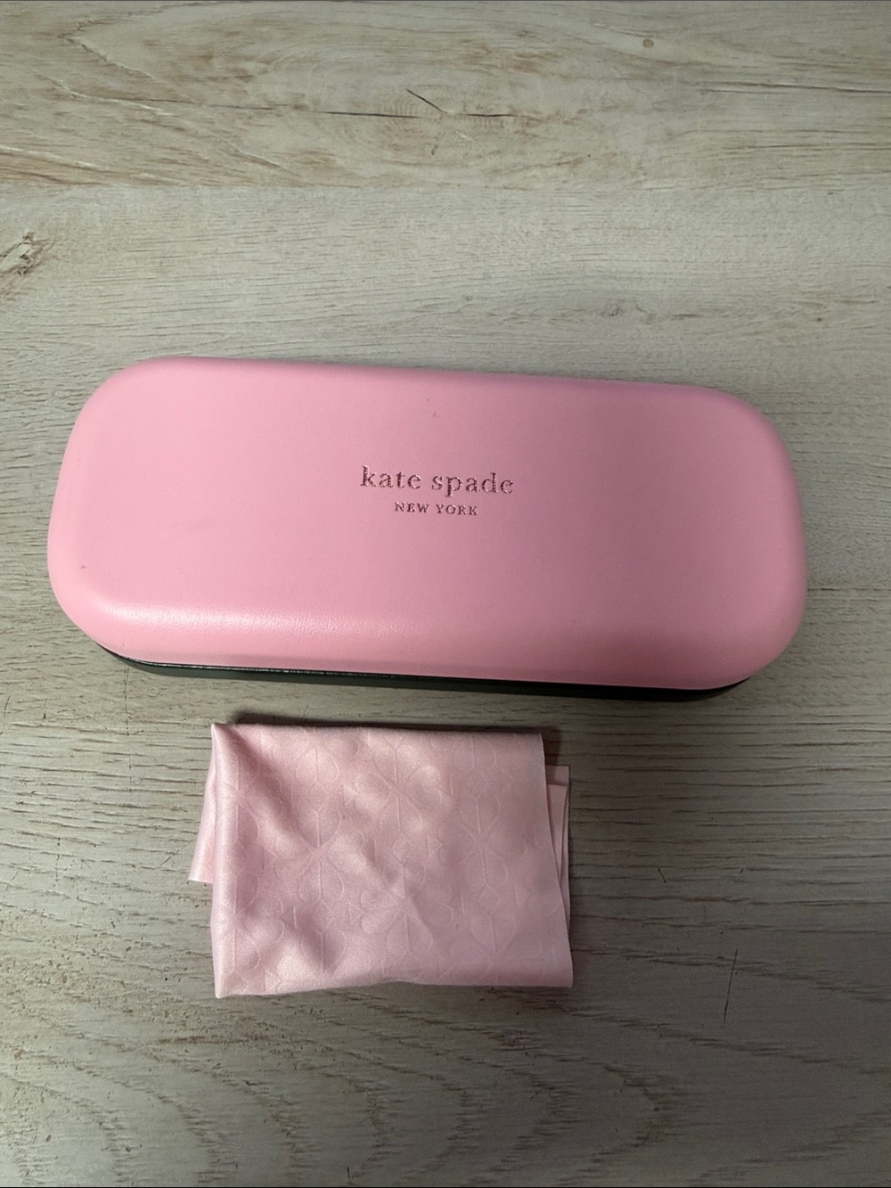 kate spade Pink Hard Shell Eyewear Case with Gold Logo and pink glass cloth